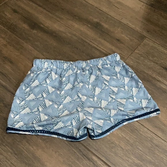 DOE & RAE Printed Embroidered Tassle Shorts. B - Picture 4 of 5